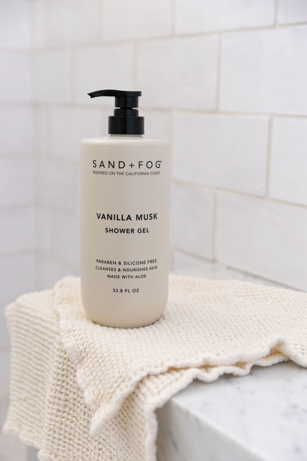 Hydrating Vanilla Musk 33.8 oz oz Body Wash