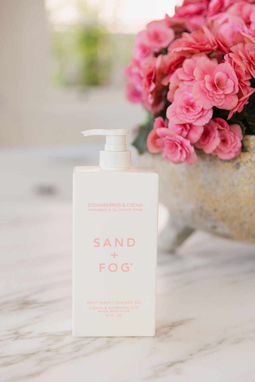 Hydrating Strawberries & Cream 32 oz Body Wash