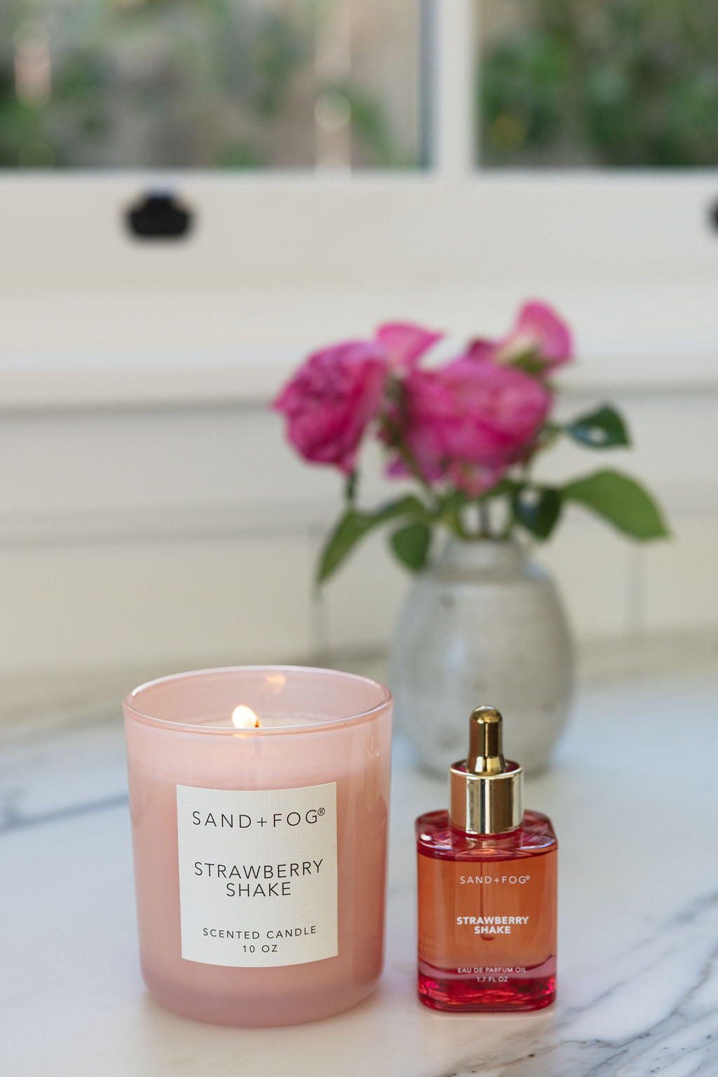Aromatic Strawberry Shake 10 oz scented candle